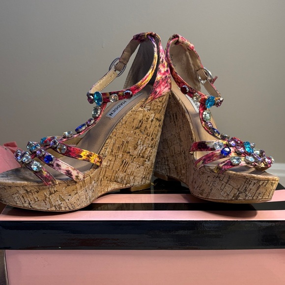 Steve Madden Embellished Pink Wedge Sandals- No Box - Picture 3 of 8